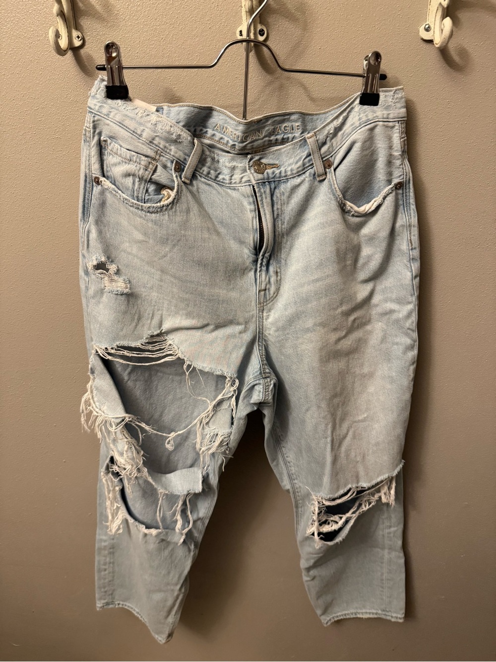 American Eagle Light Blue Mom Straight Jeans